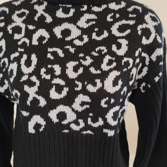 Nine West  Turtlenecks Sweater - Picture 6 of 7